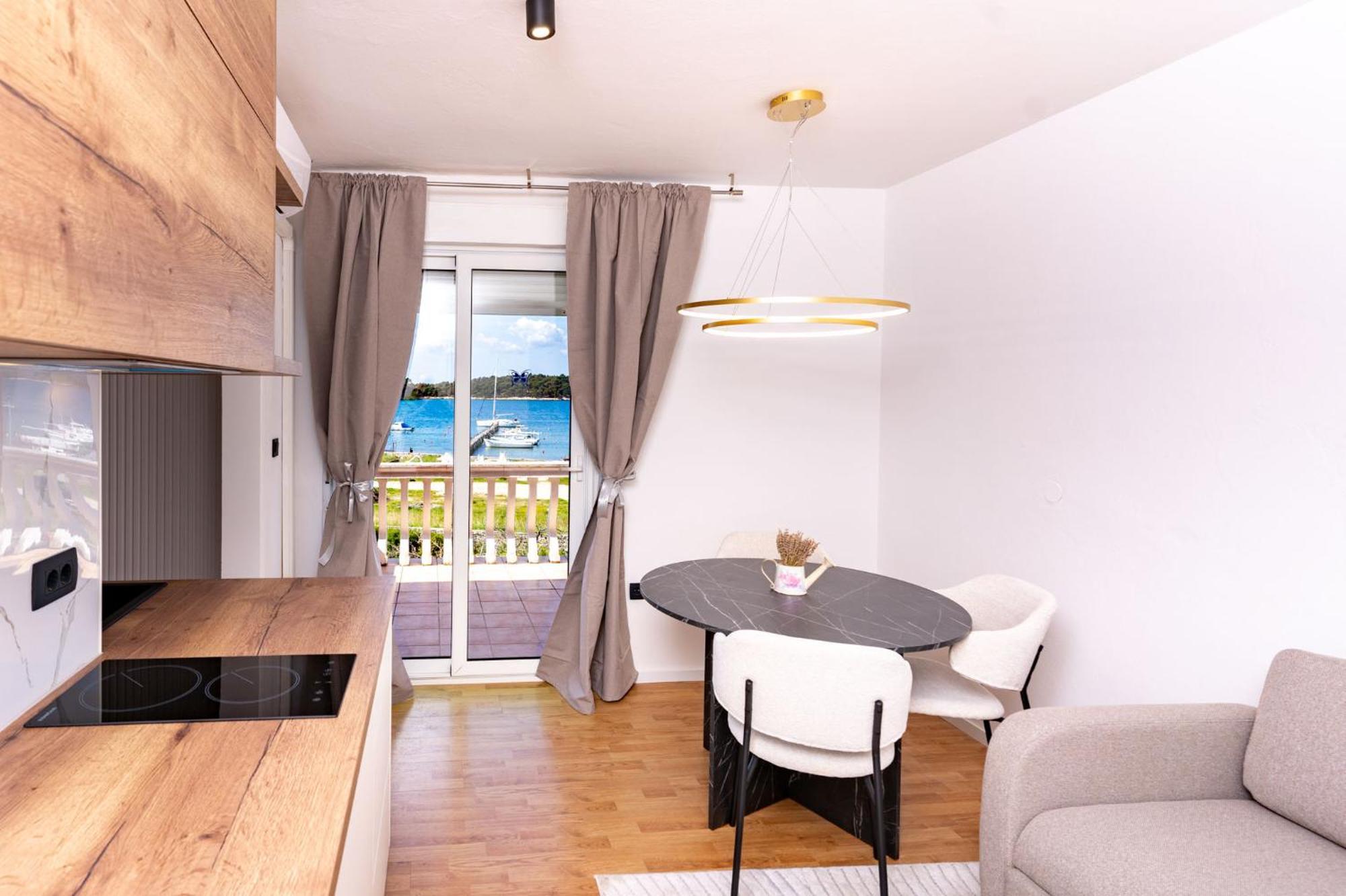 ראב Guesthouse Mira מראה חיצוני תמונה